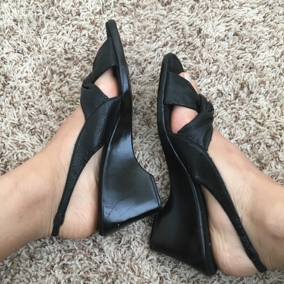 🚫SOLD!!!🚫 LifeStride Black Wedge Slip-On Knot Sandals - Picture 3 of 8